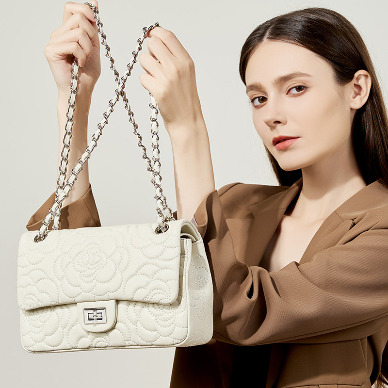 Luxury Quilted Bags - กระเป๋าสะพายไหล่หนังแกะไฮแลนด์เกรดท็อปเกรน หนังแท้ กระเป๋าสะพายข้างแบบควิลท์ ดีไซน์หรูหรา สายโซ่ คุณภาพสูง