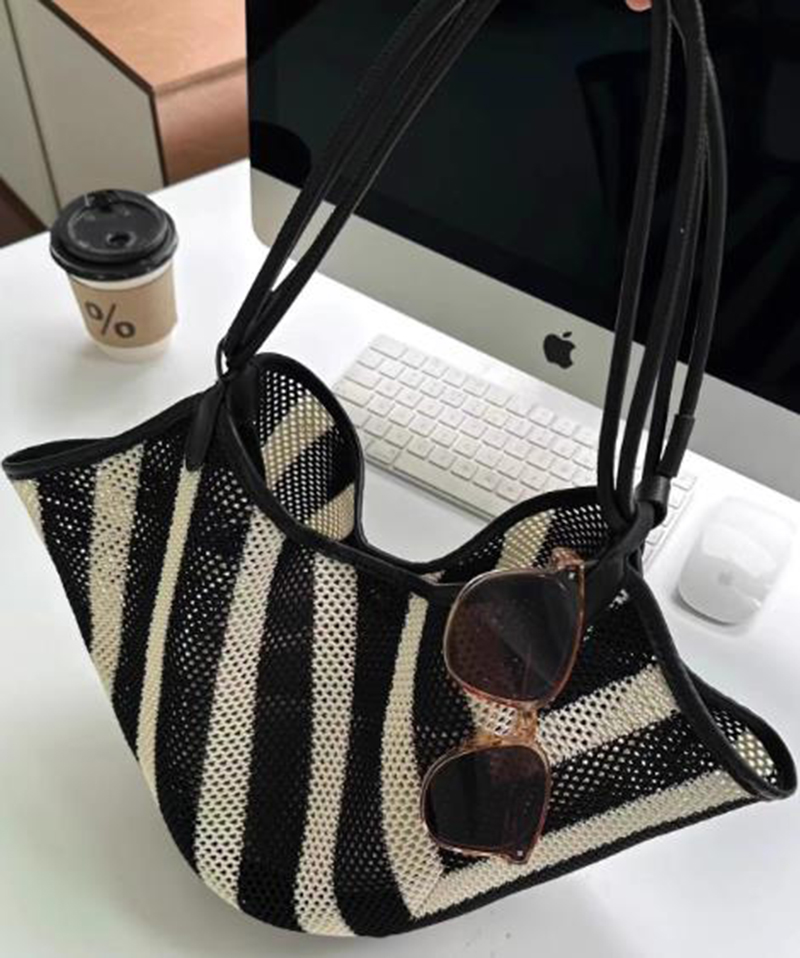 กระเป๋าคาดลำตัวสไตล์คนขี้เกียจ - Luxury Beach Bags Ysl บทวิจารณ์และราคา