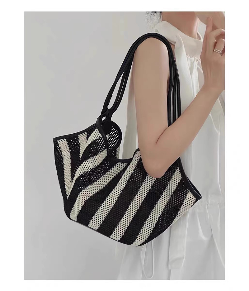 กระเป๋าคาดลำตัวสไตล์คนขี้เกียจ - Luxury Beach Bags Ysl บทวิจารณ์และราคา