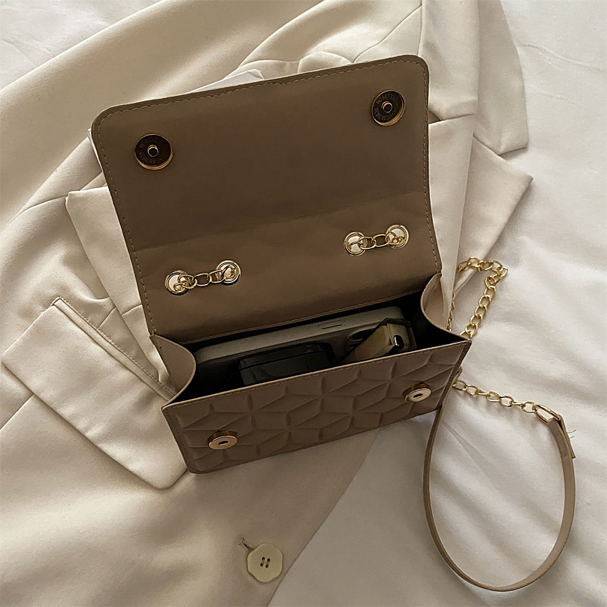 กระเป๋าสะพายไหล่ทรงสี่เหลี่ยมเ - Luxury Quilted Bags บทวิจารณ์และราคา